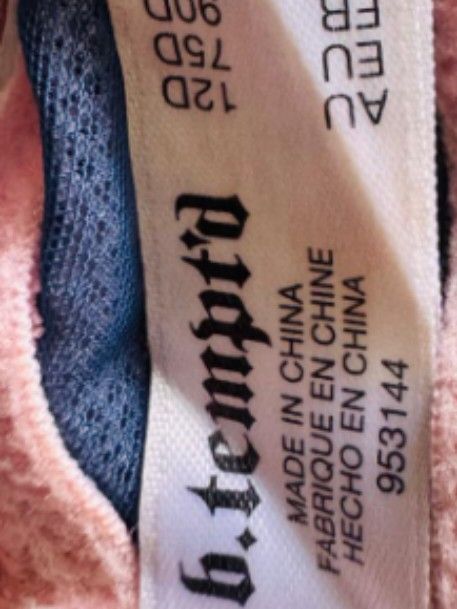 Btempted Pink Blue underwire 34D (Category: Undergarments & Loungewear) located in Llanera. Submitted by expresclothing (Listing ID 1469000806, Image 3). Description: .