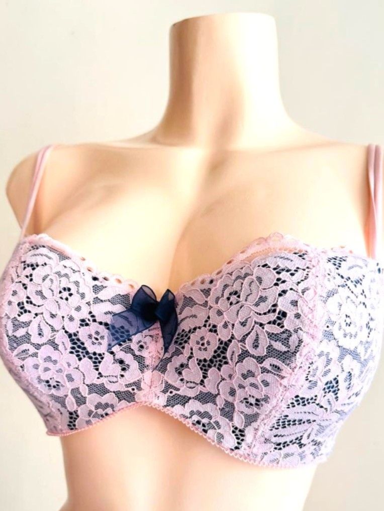 Btempted Pink Blue underwire 34D (Category: Undergarments & Loungewear) located in Llanera. Submitted by expresclothing (Listing ID 1469000806, Image 2). Description: .