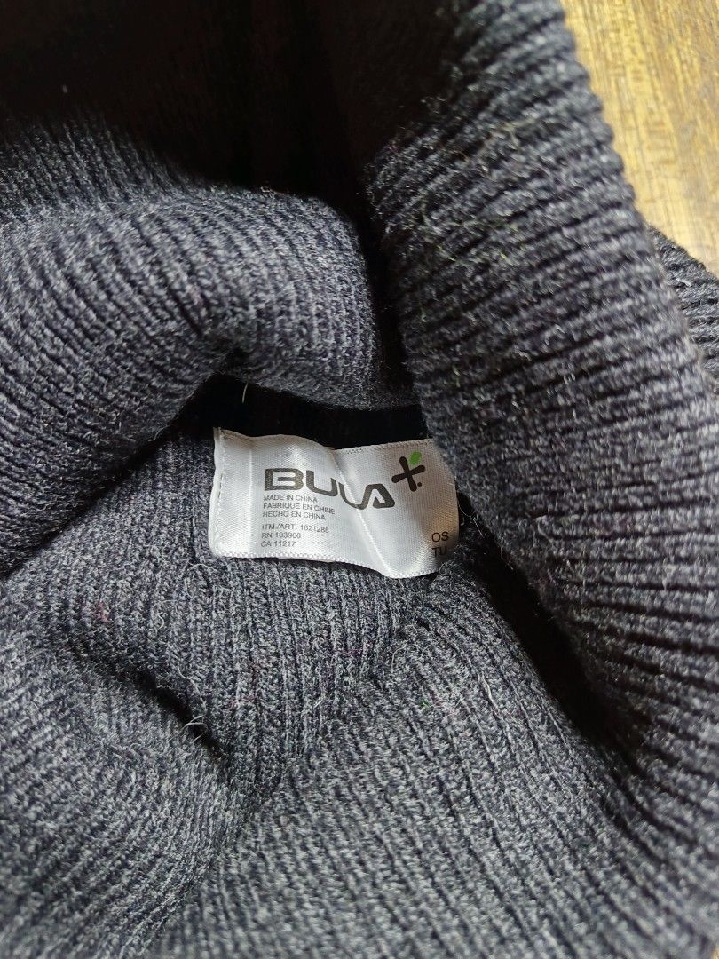 Bula Ribbed Dark Grey Beanie OS mens (Category: Beanies) located in Mandaluyong City. Submitted by heatgear (Listing ID 1469051269, Image 2). Description: - Brand: Bula - Color: Dark grey - Size: One Size (OS) - Material: Soft knit fabric - Features: Ribbed design, folded cuff with small brand tag, warm for cold weather - Origin: Made in China with inner care and manufacturing tags 300 + sf location mandaluyong.