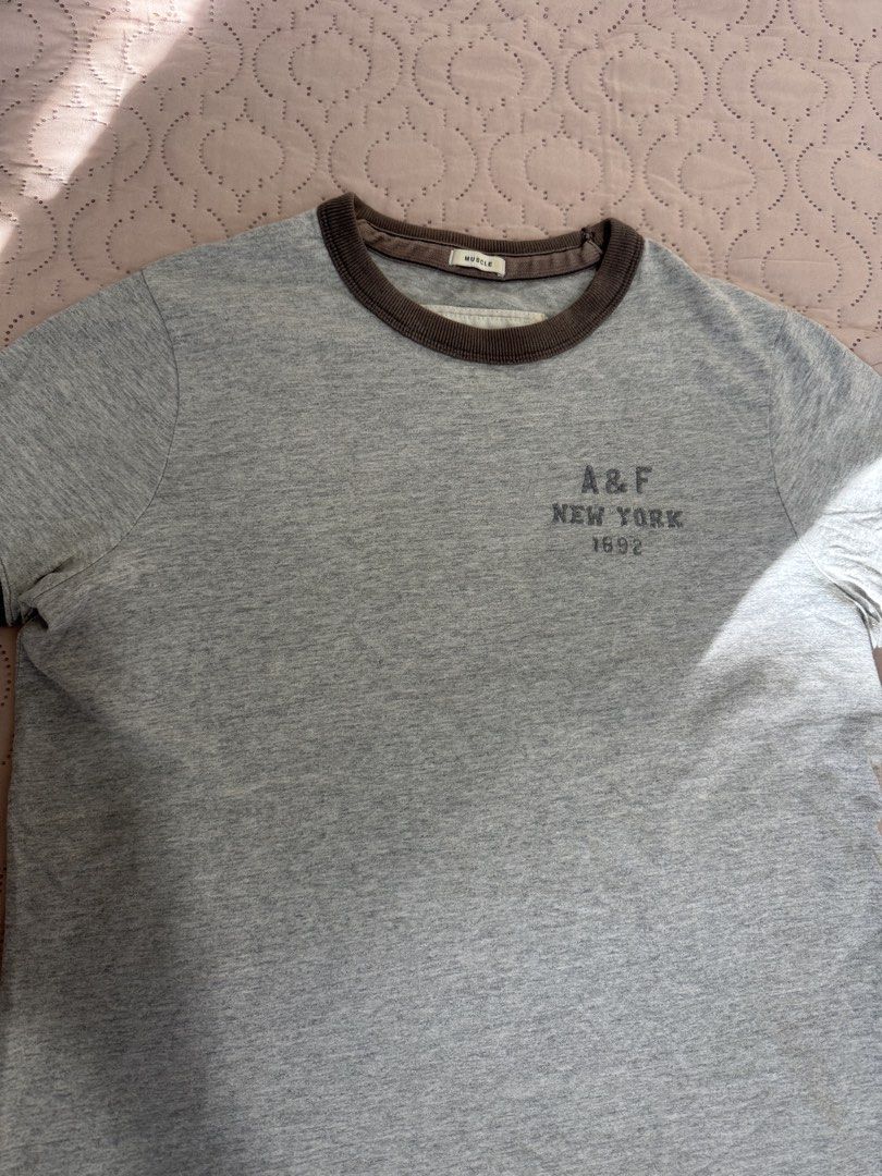 BUNDLE | A&F + UNIQLO | 250 (Category: Tshirts & Polo Shirts ) located in Davao. Submitted by buymyclosetph (Listing ID 1468995399, Image 3). Description: Manage your expectations. - Used but not abused - - Washed & ready to wear - ✨All bought in the US✨ Sizes S-M.