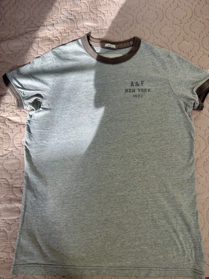 BUNDLE | A&F + UNIQLO | 250 (Category: Tshirts & Polo Shirts ) located in Davao. Submitted by buymyclosetph (Listing ID 1468995399, Image 2). Description: Manage your expectations. - Used but not abused - - Washed & ready to wear - ✨All bought in the US✨ Sizes S-M.