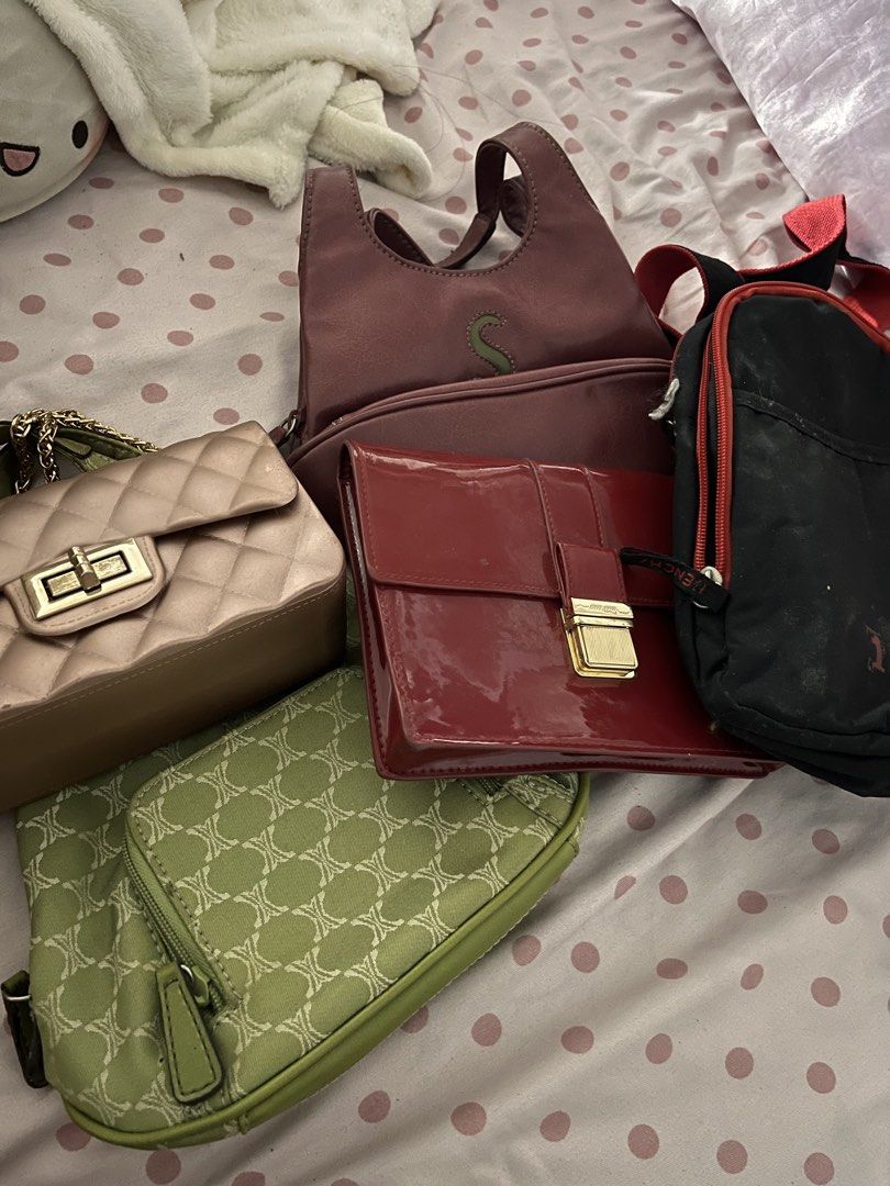 Bundle of 5 bags (Category: Shoulder Bags) located in Manila. Submitted by alsellspreloves (Listing ID 1469034887, Image 1). Description: take all for 1k.