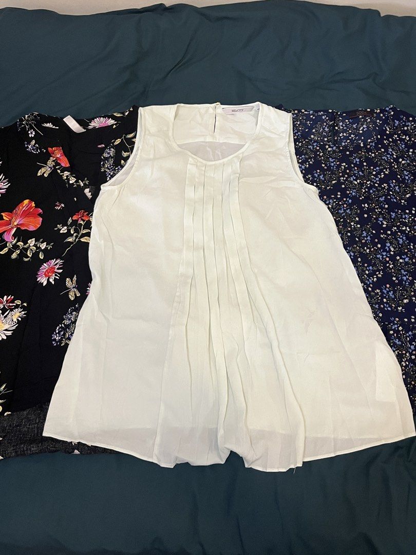 (BUNDLE) Top (Category: Sleeveless) located in Quezon City. Submitted by declutteringbyjam (Listing ID 1468960495, Image 1). Description: - preloved -medium -bundle for 400 -180 each -additional for sf.