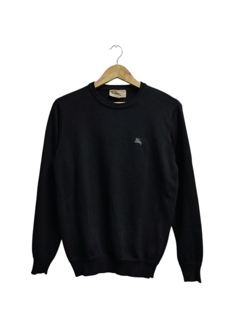 BURBERRY KNITTED LONGSLEEVE (Category: Tshirts & Polo Shirts ) located in Bayombong. Submitted by Gentlemans_ClosEt (Listing ID 1468936075, Image 1). Description: BURBERRY KNITTED LONGSLEEVE SIZE MEDIUM DIMES: W19 X L26 AS NEW CONDITION NO ISSUES.