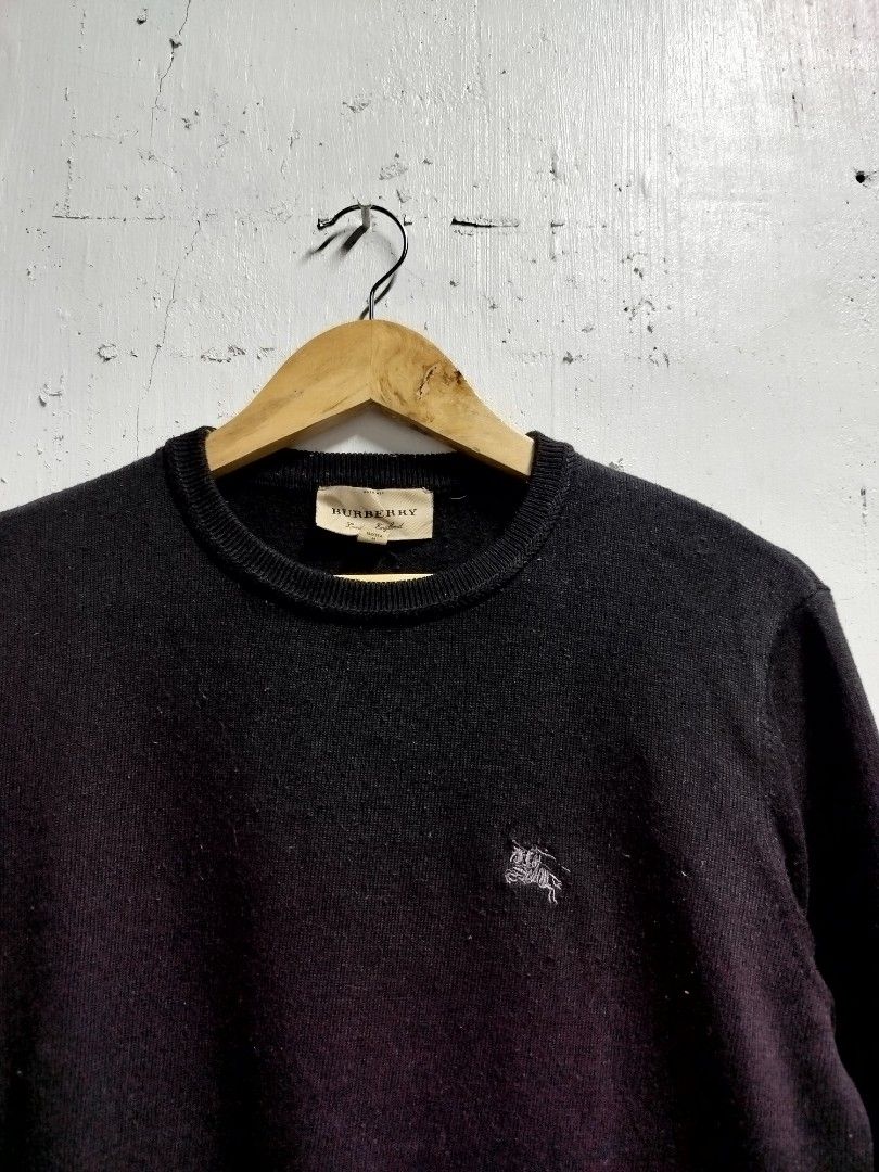 BURBERRY KNITTED LONGSLEEVE (Category: Tshirts & Polo Shirts ) located in Bayombong. Submitted by Gentlemans_ClosEt (Listing ID 1468936075, Image 2). Description: BURBERRY KNITTED LONGSLEEVE SIZE MEDIUM DIMES: W19 X L26 AS NEW CONDITION NO ISSUES.