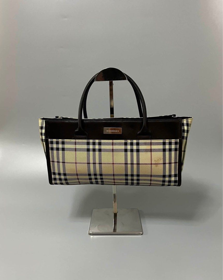Burberry nova check handbag (Category: Luxury Bags & Wallets) located in Las Pinas. Submitted by jpicked (Listing ID 1468971293, Image 1). Description: .