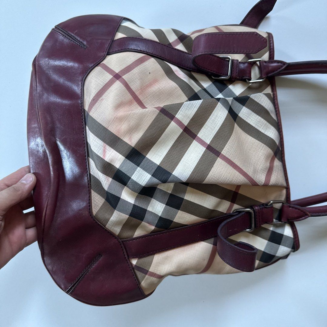 Burberry nova shoulder (Category: Luxury Bags & Wallets) located in Cavite. Submitted by kalebfindsluxs (Listing ID 1469142434, Image 2). Description: Burberry nova shoulder Good Sign of usage Rubs scratches color Check details - 2k + sf Loc cavite Jnt / lalamove .