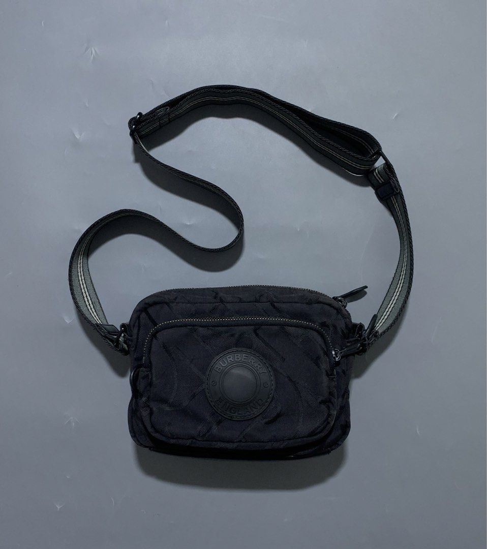 Burberry Paddy Sling Bag (Category: Sling Bags) located in Mabalacat. Submitted by thrift_trap (Listing ID 1469078351, Image 1). Description: Condition: Good Issue (s): Sign of usage, minimal scratches .