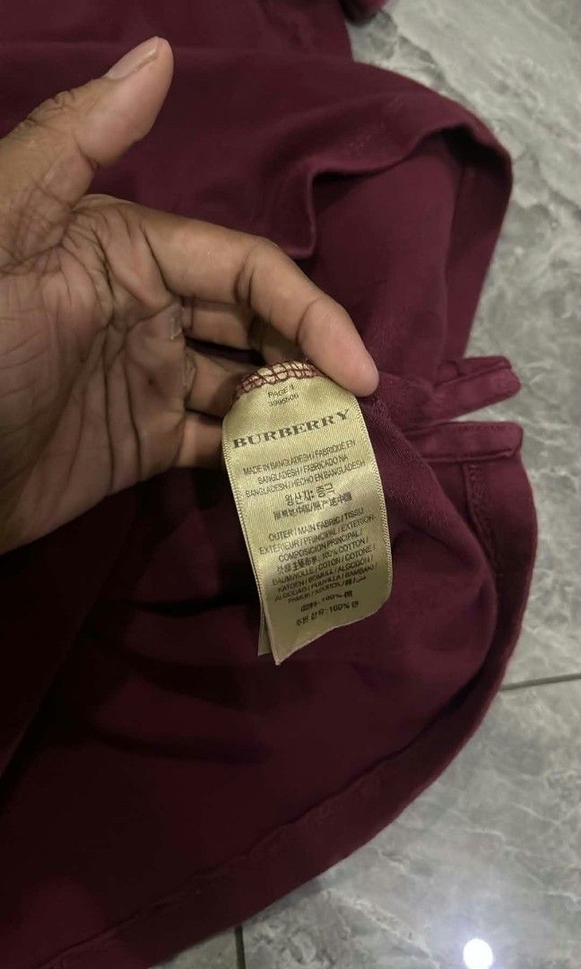 BURBERRY POLO SHIRT (Category: Tshirts & Polo Shirts ) located in Caloocan City. Submitted by paulchristian_rewear.05 (Listing ID 1469119768, Image 2). Description: .