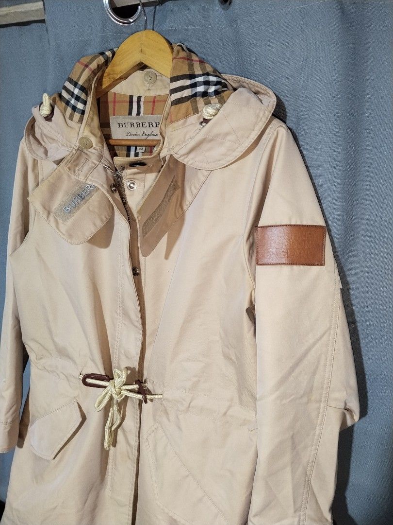 Burberry Trench Coat Khaki (Category: Luxury Apparel) located in Taytay. Submitted by the_vtg_pop-up (Listing ID 1468972807, Image 3). Description: need dry cleaning small oversize.