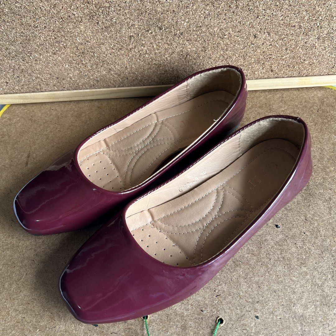 burgundy ballet flats (Category: Flats & Sandals) located in Candaba. Submitted by localluna (Listing ID 1468987152, Image 2). Description: .
