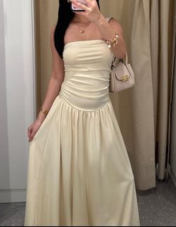 (Category: ) located in . Submitted by sg.prelovedclothesnstuffs (Listing ID 1469160684, Image 1). Description: .
