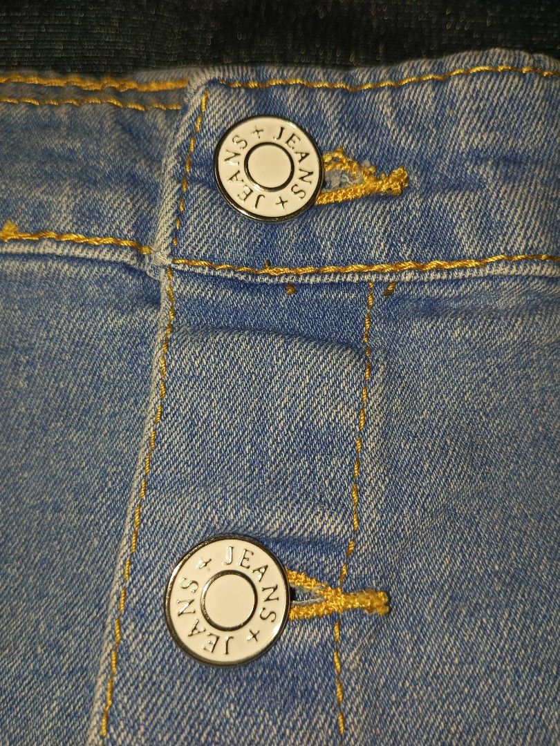 Button-front A-line denim mini skirt (Category: Skirts) located in Caloocan City. Submitted by justleanne (Listing ID 1468966518, Image 2). Description: SIZE: 24 ‎LENGTH: 15inch ‎USED BUT NOT ABUSE ‎RFS : NEED FUNDS.