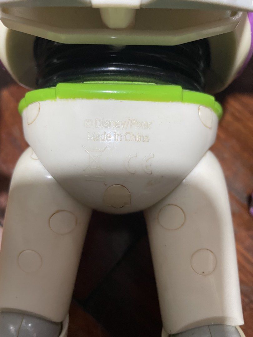 Buzz Lightyear (Category: Kids Toys) located in Mandaluyong City. Submitted by just.dimitrius (Listing ID 1469057197, Image 3). Description: Issues: Yellowish, needs battery replacement, dusty Selling as is via Lalamove or J&T Payment first policy 📍Mandaluyong.