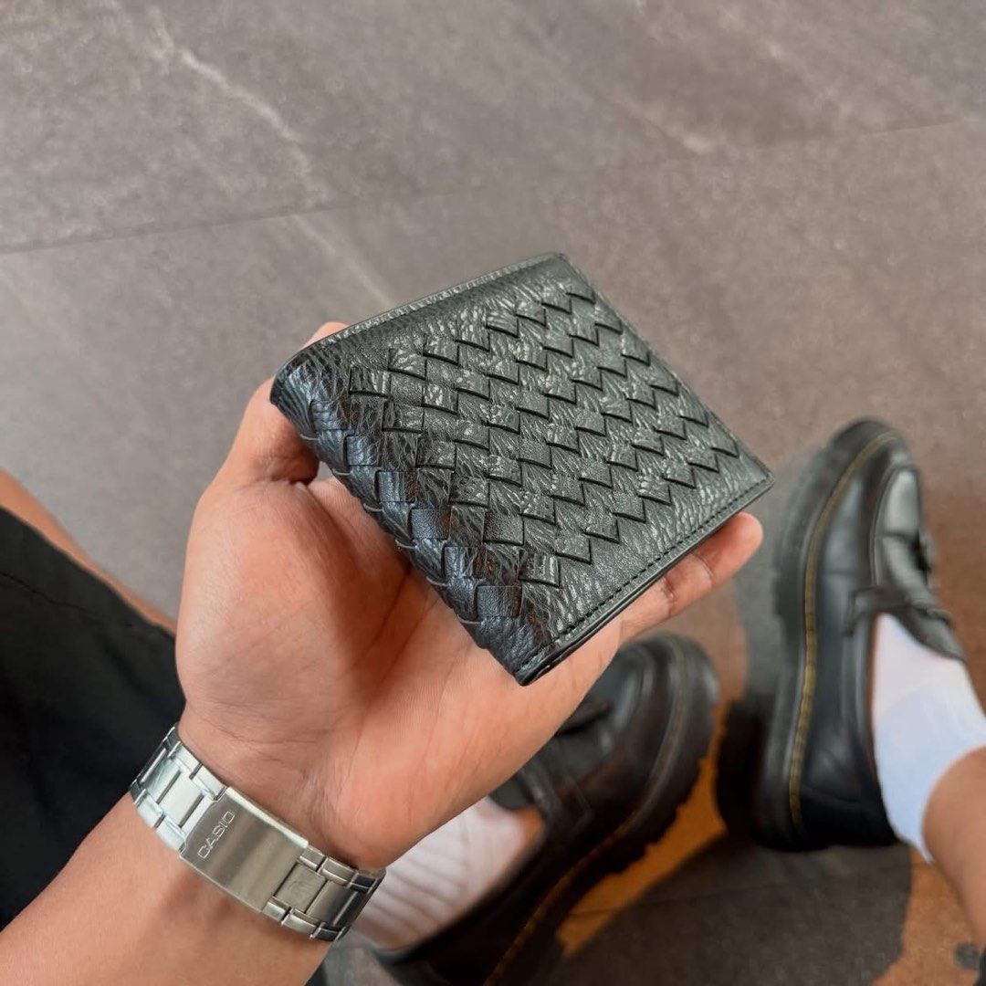 BV Wallet (Category: Wallets & Card Holders) located in Manila. Submitted by hatline_co. (Listing ID 1469097194, Image 3). Description: .