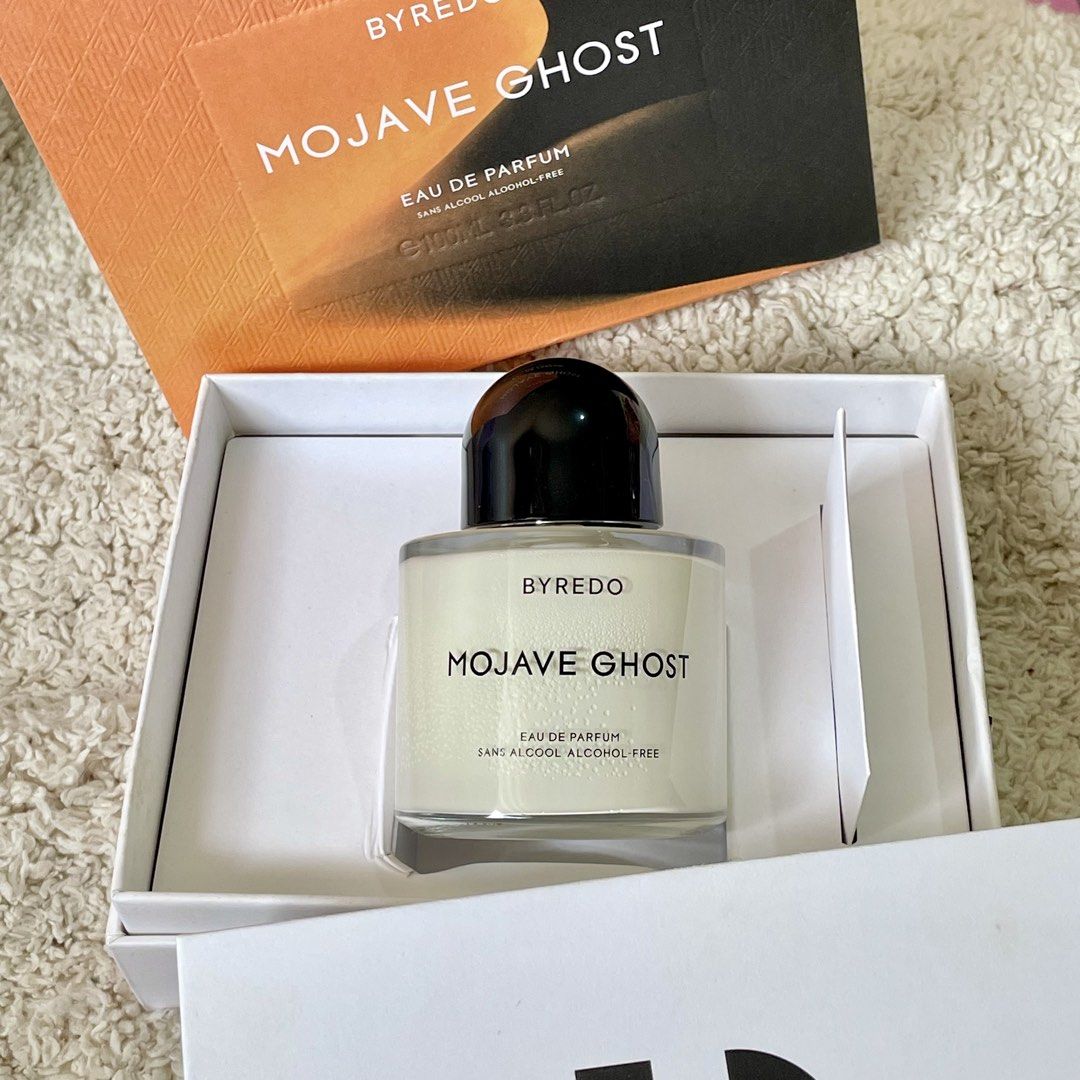 BYREDO Mojave Ghost Eau de Parfum (Category: Fragrance & Deodorants) located in Santiago. Submitted by janinesweetcloset (Listing ID 1468955127, Image 1). Description: Premium Premium Actual Photo posted Long lasting Minimal box dirt/ stain #perfumeph #maison #lattafa #jomalone #dubaiperfumes #dylanblue #arabperfume #tersterperfume #penhaligon #creed #bacarratrouge #byredo #replica #diptyque #parfumsdemarly #montblanc #valentino #kayali #rojadove