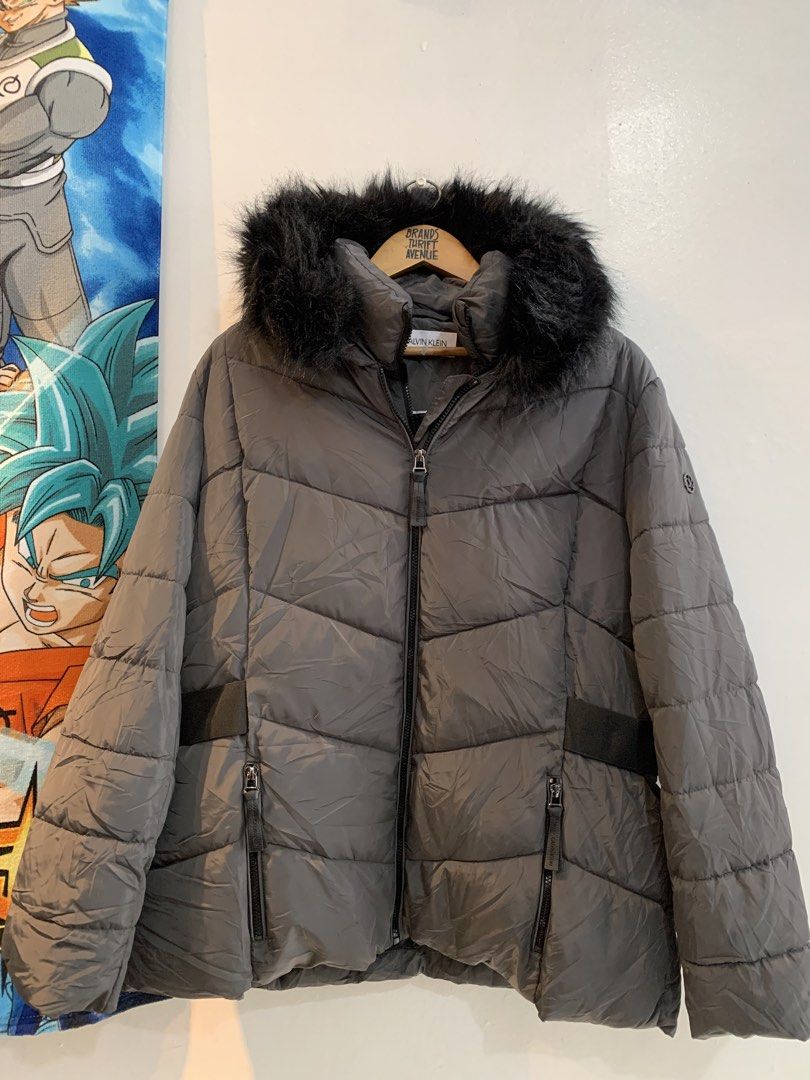 Calvin Klein | Puffer Jacket (Category: Coats, Jackets and Outerwear) located in Baao. Submitted by berdengsungay08 (Listing ID 1469080855, Image 1). Description: Calvin Klein | Puffer Jacket Dimes: 25”W x 29”L 25.5”slv 9.5/10 Color Rate Excellent Condi Flaws: ❌❌❌.