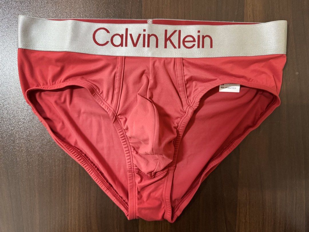 Calvin Klein (Category: Underwear) located in Manila. Submitted by liand04522 (Listing ID 1468990618, Image 2). Description: Calvin Klein Hip Brief/ Underwear Brand New Medium Php 2k Meet-up @ Vista Mall Taguig.
