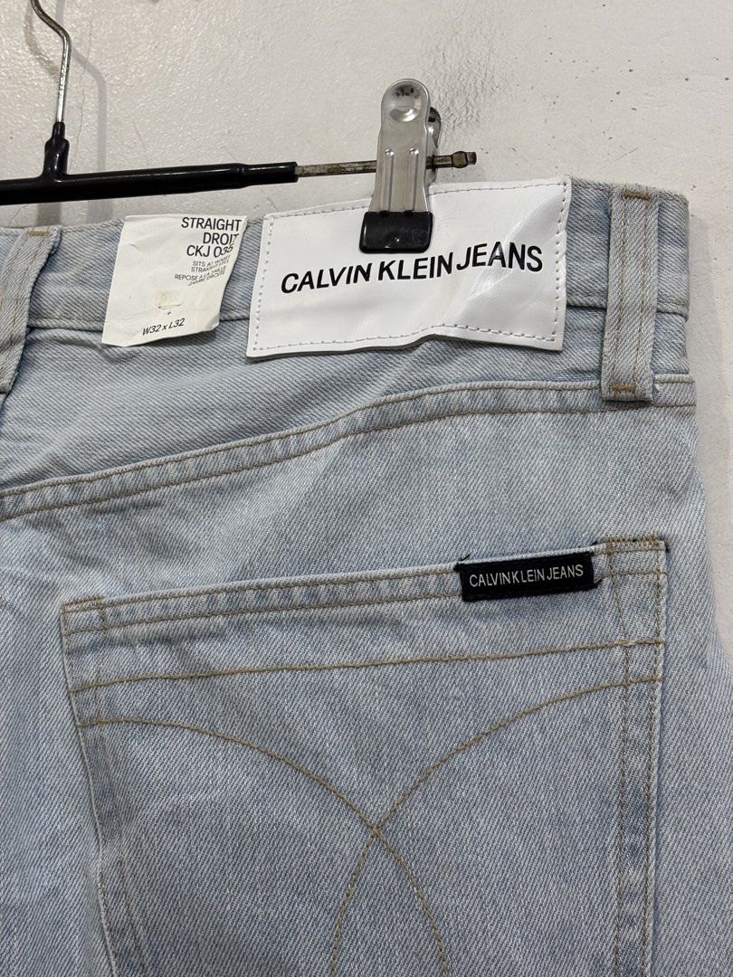 Calvin Klein Straight Cut Jeans (Category: Jeans) located in Taytay. Submitted by leanmark103093 (Listing ID 1469115927, Image 3). Description: CK Mens Light Wash Straight Cut Denim Pants Size 32 on tag 33/34 Waistline 43 Length 8 hem Good as new With Hangtag No issue 📩📩📩📩.