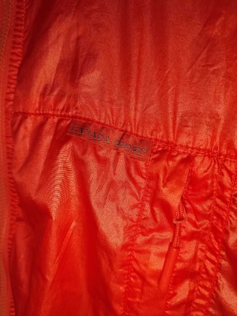 Canada Goose Lightweight Outdoor Jacket (Category: Coats, Jackets and Outerwear) located in Taytay. Submitted by the_vtg_pop-up (Listing ID 1468972549, Image 3). Description: .