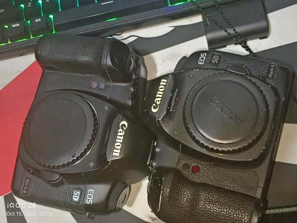 Canon EOS 5D Mark II DSLR Camera Body (Category: Cameras) located in Quezon City. Submitted by camcamcam123333 (Listing ID 1468959252, Image 1). Description: Canon 5D Mark II Bodies All working Inclusions: Body and Battery Body 1: 13.5K (Scratches and 3rd Party battery) Body 2: 15.5K (Scratches) Also have lenses Canon 28mm f1.8 USM Canon 50mm f1.8 STM Also available for take all Loc: Central Ave QC.