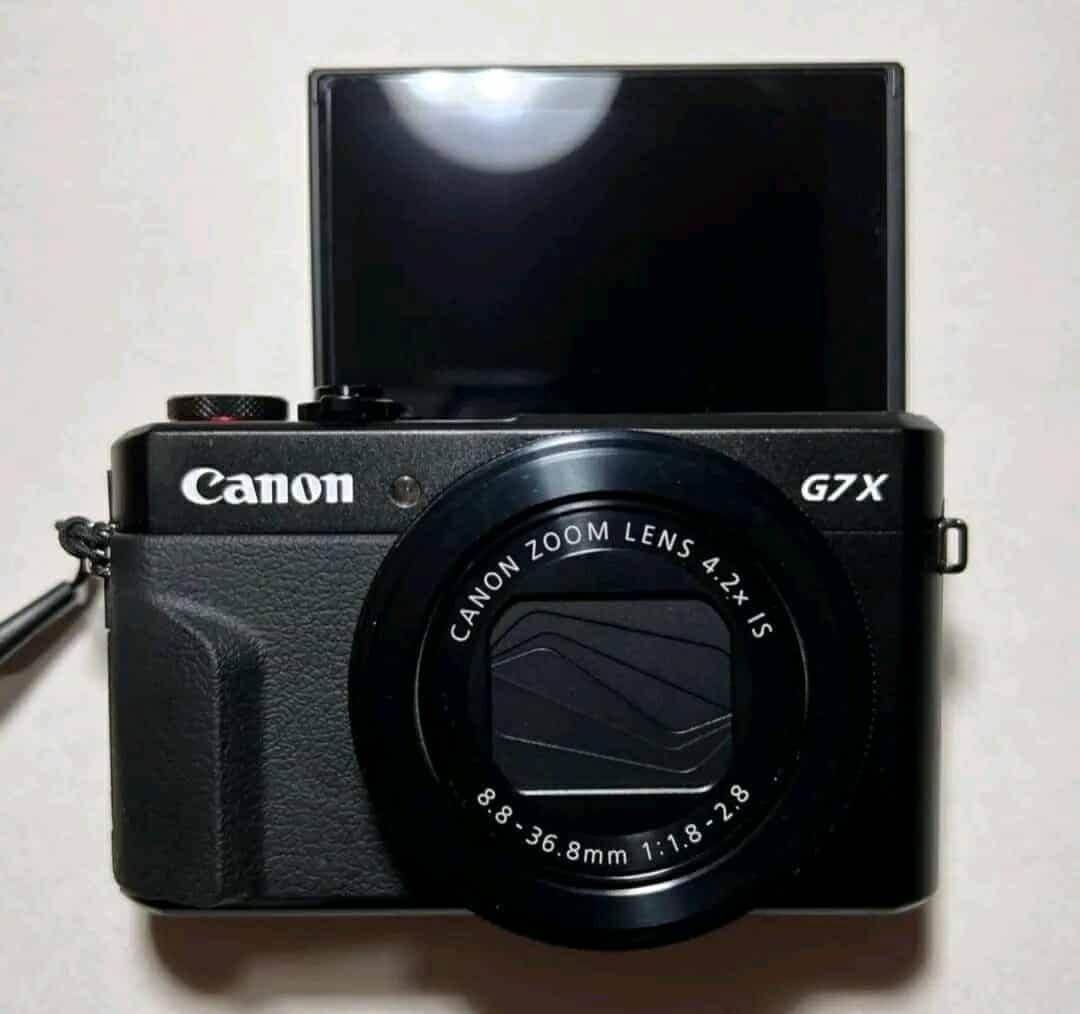 CANON G7X MARK II - DIGICAM (Category: Cameras) located in Caloocan City. Submitted by fiercedeer.844cd3 (Listing ID 1469029032, Image 1). Description: Canon G7X mark 2 -Some scratches here and there but works fine and shoots amazingly -Comes with charger , battery , sdcard , camera pouch , silicon case and strap -Nationwide delivery 🇿🇦.