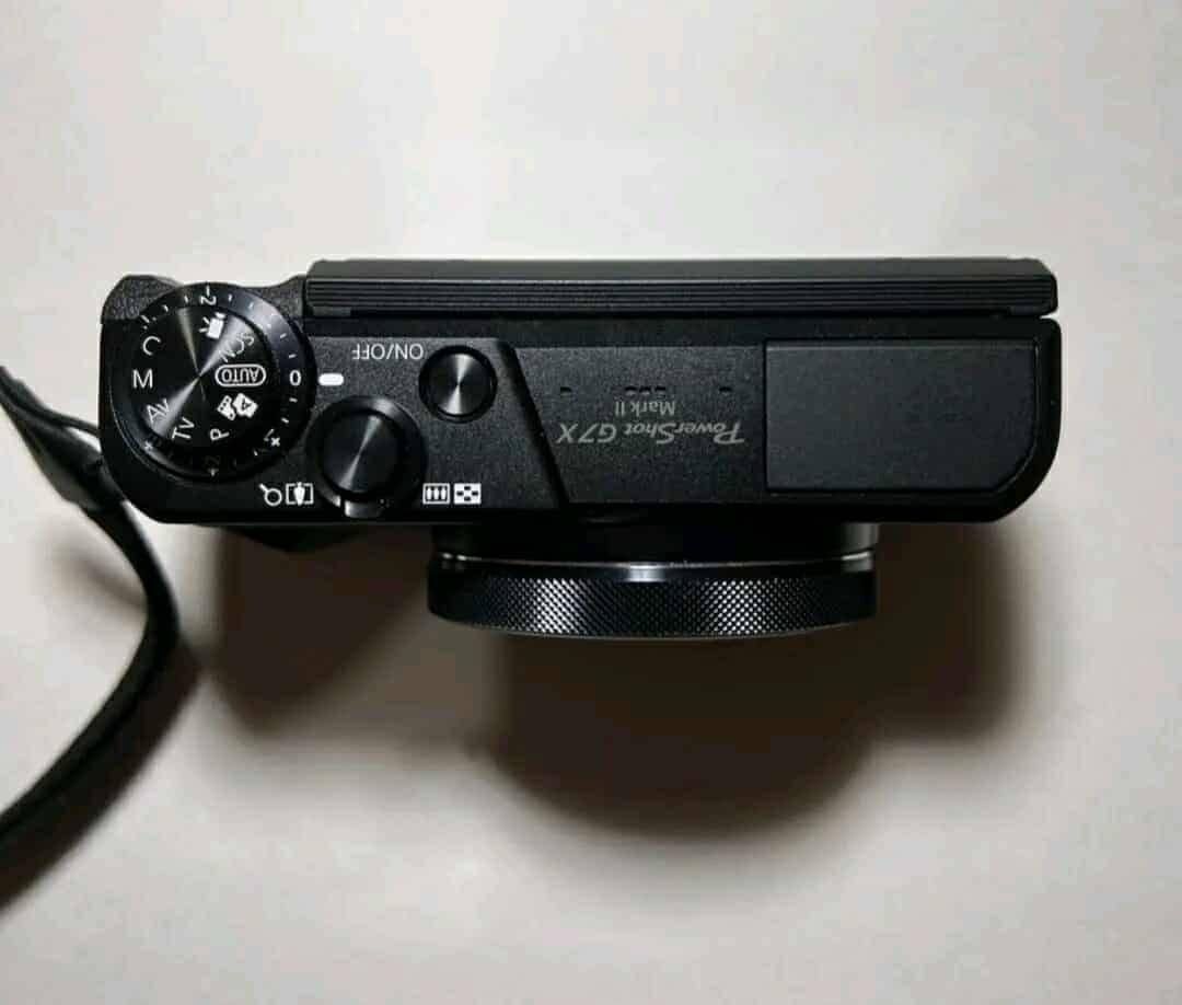 CANON G7X MARK II - DIGICAM (Category: Cameras) located in Caloocan City. Submitted by fiercedeer.844cd3 (Listing ID 1469029032, Image 3). Description: Canon G7X mark 2 -Some scratches here and there but works fine and shoots amazingly -Comes with charger , battery , sdcard , camera pouch , silicon case and strap -Nationwide delivery 🇿🇦.