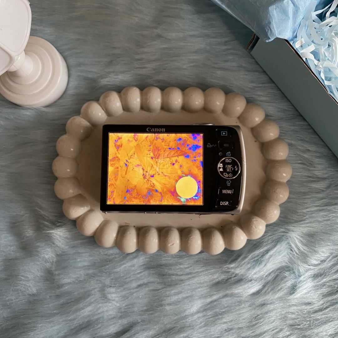 Canon Ixus 860 is (Category: Cameras) located in Guinobatan. Submitted by carie777 (Listing ID 1469072792, Image 2). Description: ⋆. 𐙚˚࿔ 𝐂𝐀𝐍𝐎𝐍 𝐈𝐗𝐔𝐒 𝟖𝟔𝟎 𝐈𝐒 𝜗𝜚˚⋆🫐🧊 ⋆˚꩜｡ 𝒔𝒑𝒆𝒄𝒔: 🫧 𝐬𝐞𝐧𝐬𝐨𝐫: 8.0 megapixel 𝐥𝐞𝐧𝐬: 3.8x optical zoom 𝐥𝐜𝐝 𝐦𝐨𝐧𝐢𝐭𝐨𝐫: 3.0-inch lcd 𝒊𝒔𝒔𝒖𝒆/𝒔: yellowish and white circle on lcd (outputs not affected) 𝒊𝒏𝒄𝒍𝒖𝒔𝒊𝒐𝒏𝒔: corrugated box, pouch, battery, stickers, beaded strap, and mic