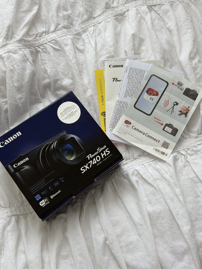 Canon SX740 HS Digicam (Category: Cameras) located in Muntinlupa City. Submitted by mochi_moshi (Listing ID 1468939758, Image 3). Description: Canon SX740 HS Digicam - one month old - once lang nagamit, brand new with receipt, box, and warranty - as in bagong bago - complete pa plastic packaging RFS: Need funds.