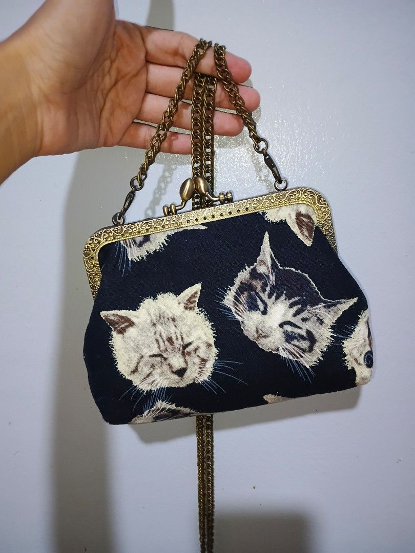 Canvas kisslock chain sling (Category: Luxury Bags & Wallets) located in Las Pinas. Submitted by jennyheaven (Listing ID 1468981616, Image 1). Description: .
