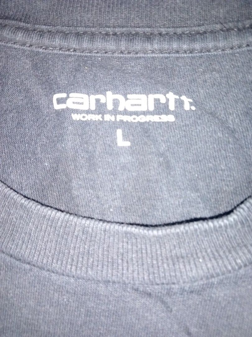carhartt shirt (Category: Activewear) located in San Sebastian. Submitted by aikel123 (Listing ID 1469009774, Image 3). Description: .