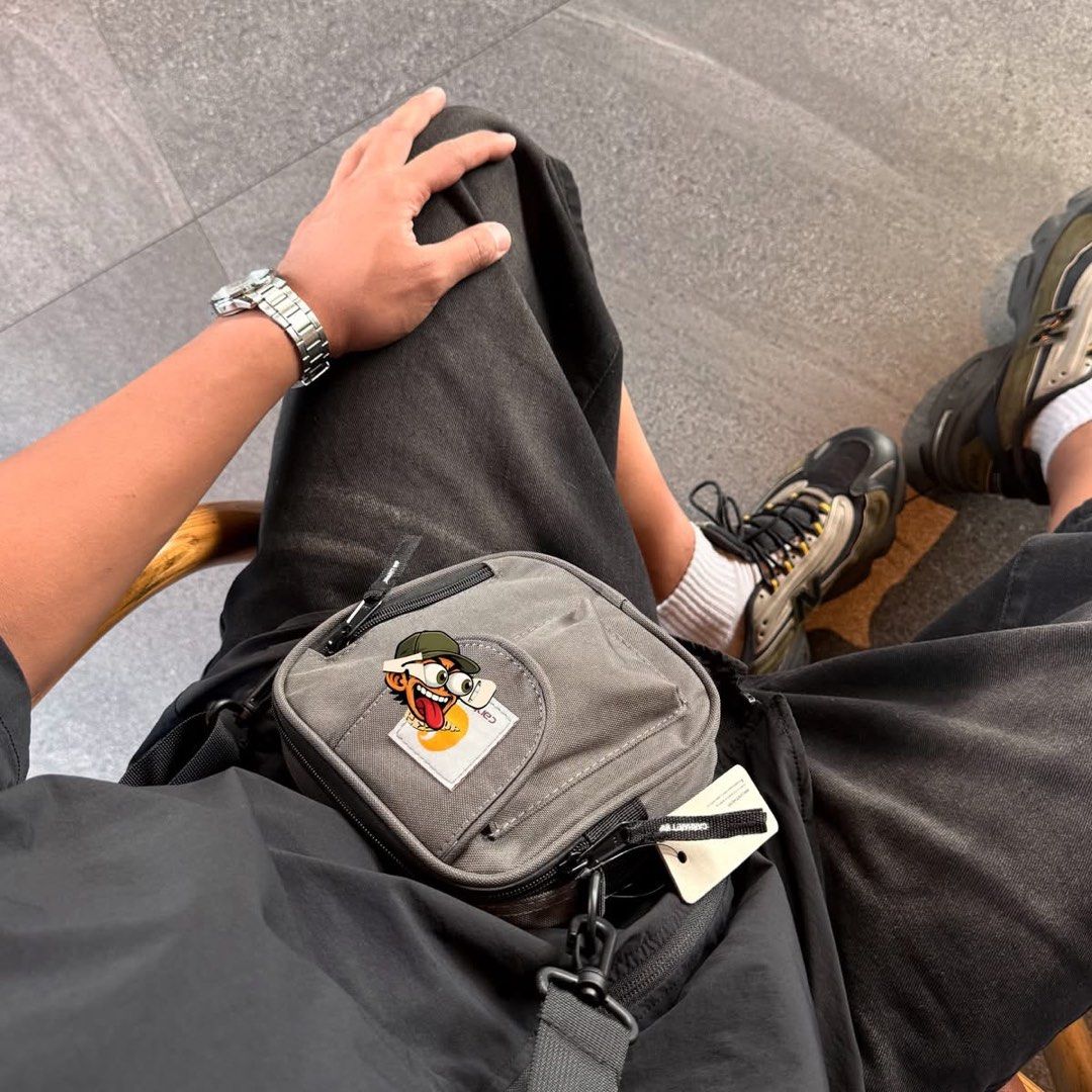 Carhartt Sling Bag (Category: Sling Bags) located in Manila. Submitted by hatline_co. (Listing ID 1469096174, Image 3). Description: .