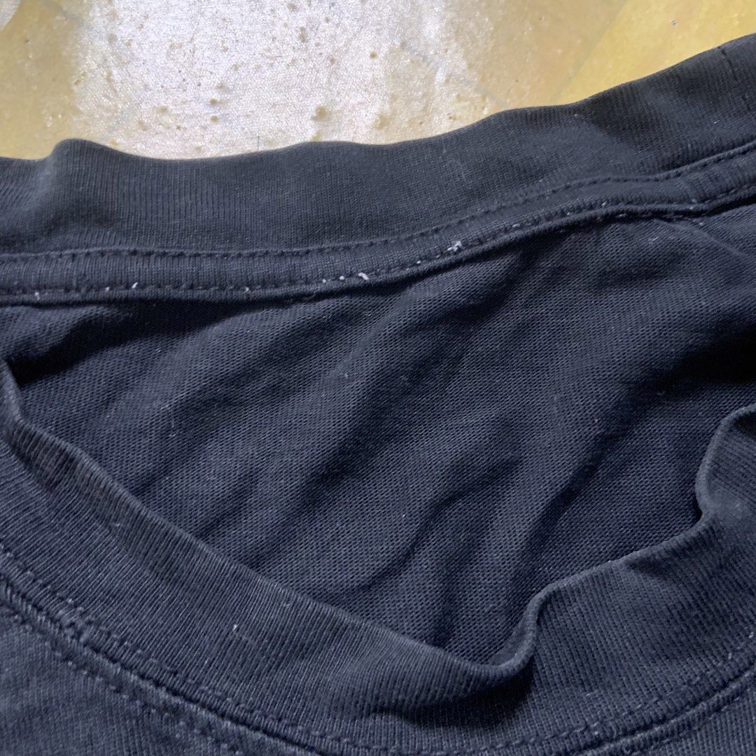 CARHARTT WIP POCKET TEE (Category: Tshirts & Polo Shirts ) located in Tabaco. Submitted by bayhust (Listing ID 1468955973, Image 3). Description: 22x30 excellent 9.9/10 color rate fade neck tag.