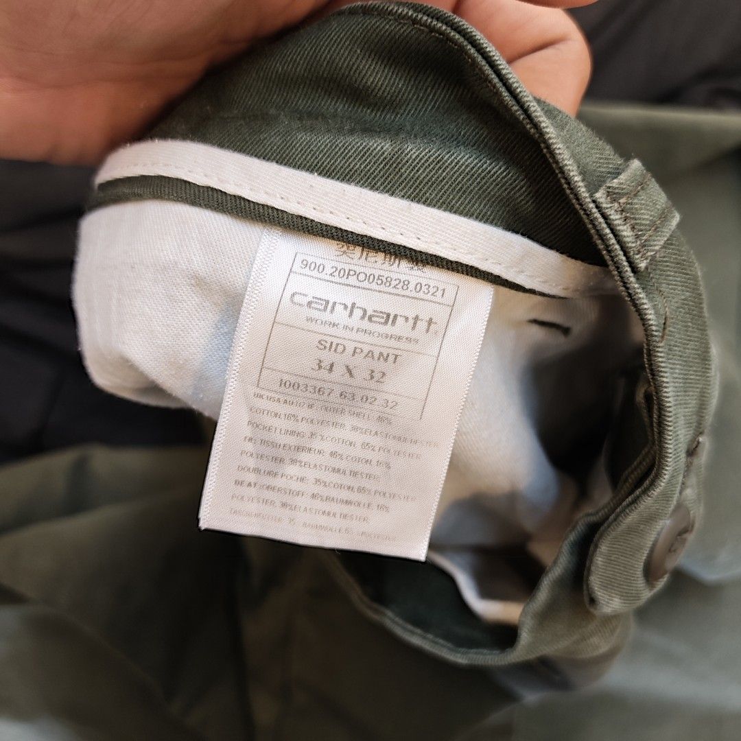 Carhartt WIP Sid Pant Green Size 34x32 (Category: Jeans) located in Tagbilaran City. Submitted by montonanth93783 (Listing ID 1468996878, Image 2). Description: - Brand: Carhartt WIP - Model: Sid Pant - Color: Green - Size: 34 x 32 - Fit: Classic slim cut chinos - Details: Back button pockets with iconic Carhartt square label on the right rear pocket - Authenticity: Inner wash tag clearly displays style name and sizing details.