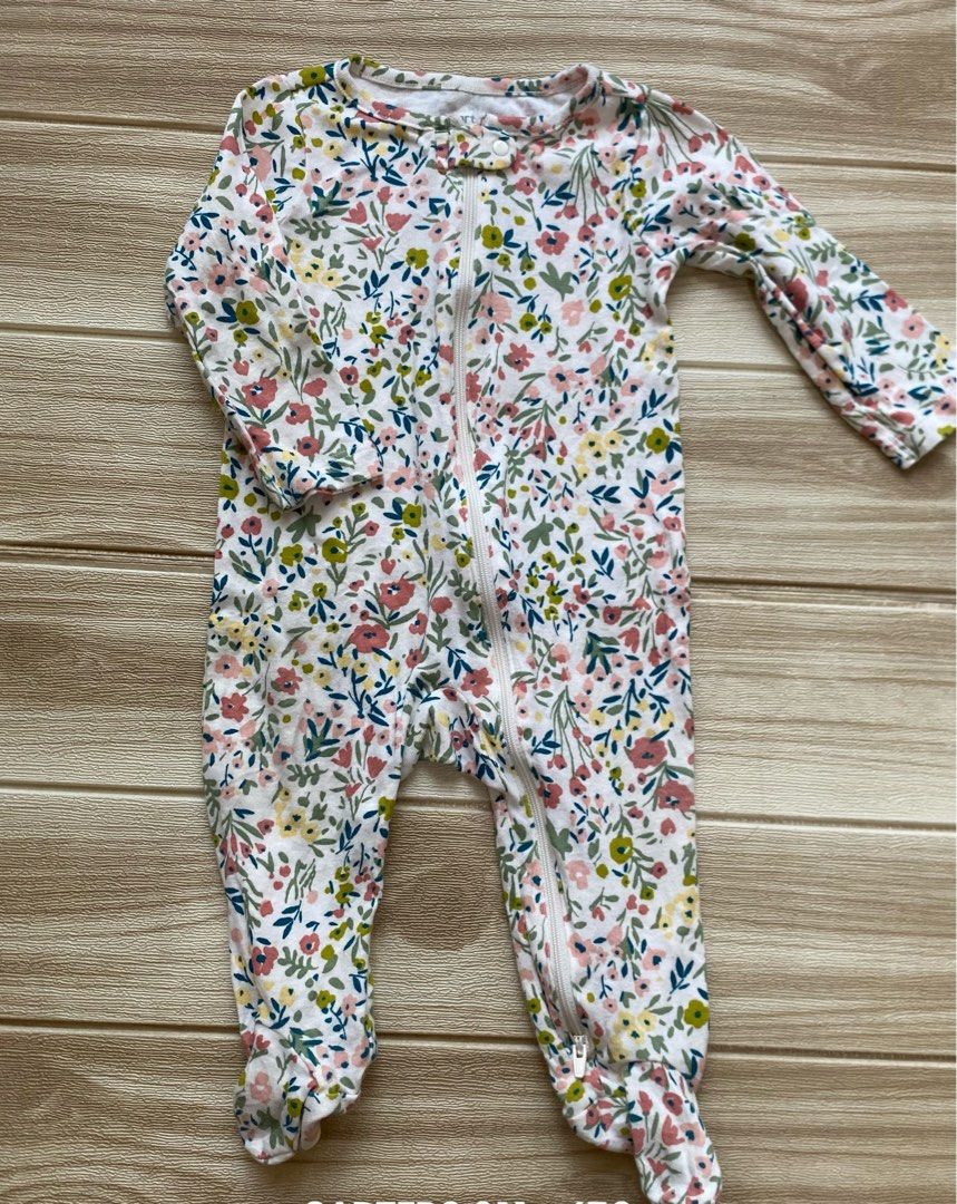 Carters 9m frogsuit (Category: Babies & Kids Fashion) located in Cebu City. Submitted by yjainani (Listing ID 1469009403, Image 1). Description: .