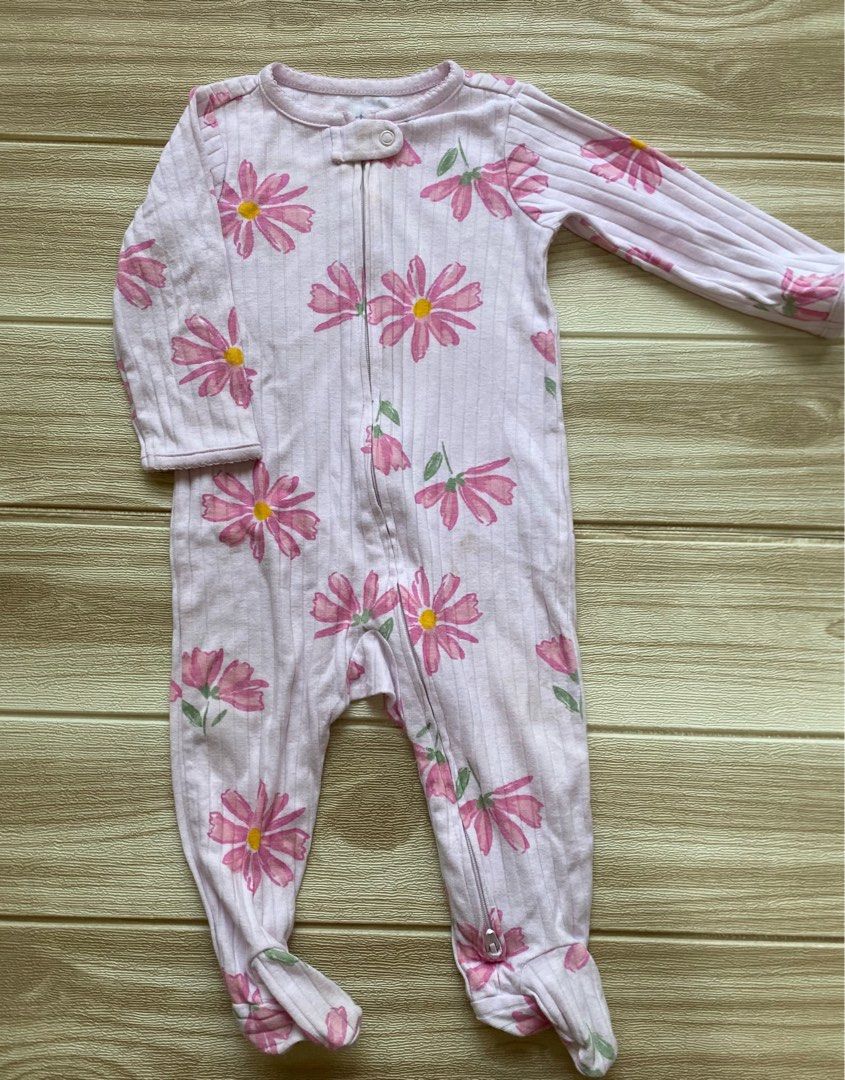 Carters 9m frogsuit (Category: Babies & Kids Fashion) located in Cebu City. Submitted by yjainani (Listing ID 1469009709, Image 1). Description: .