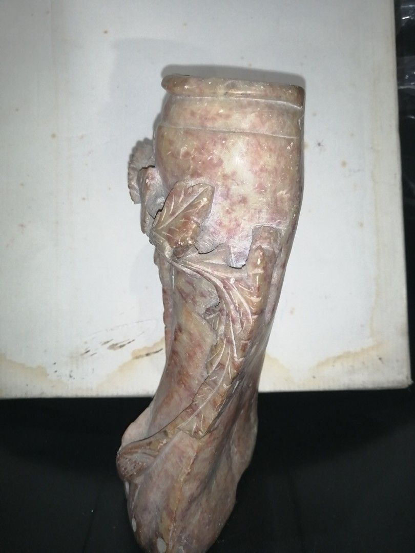 Carved stone vase/marble (Category: Everything Else Others) located in Paranaque City. Submitted by jhedplus (Listing ID 1469081529, Image 2). Description: Please read! For sure buyer only! NO COD/COP No reservation The items will be sold to the first payer w/o prior notice. Verbal reservations are not acceptable. Note: All items are vintage. Please manage your expectations accordingly. G cash payment. Shipping via Lalamove Metro Manila. For prov