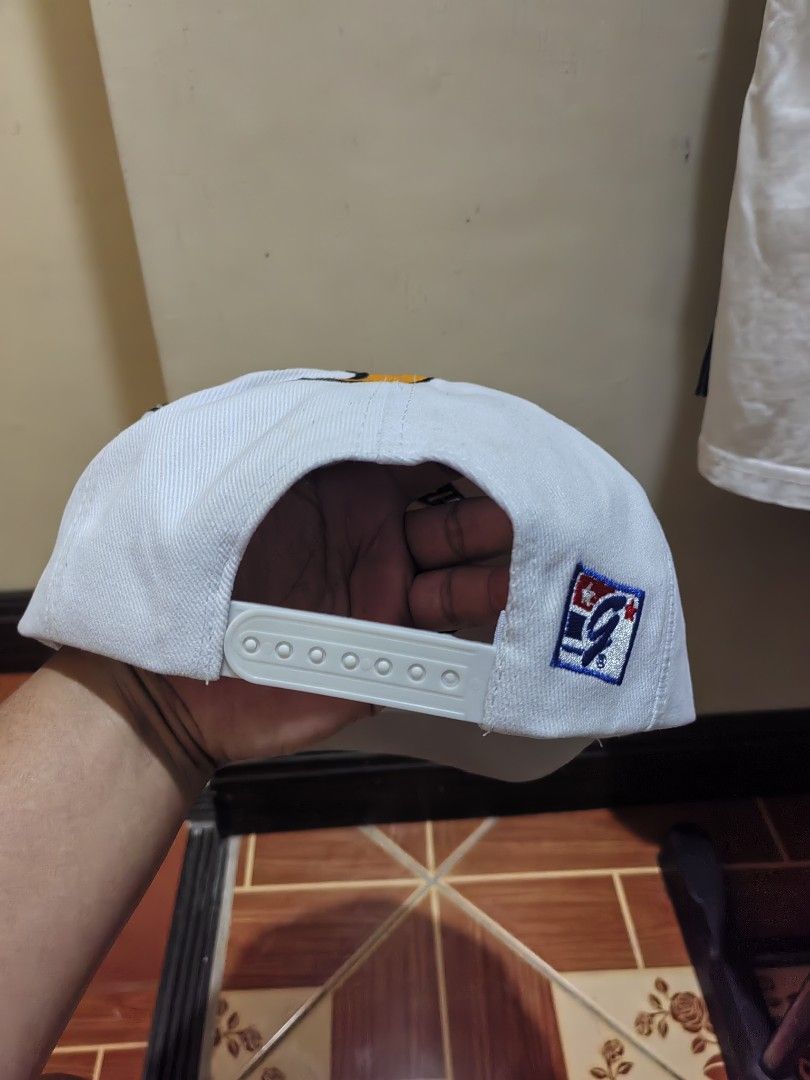 CAVS BIG LOGO SNAPBACK (Category: Caps & Hats) located in Legazpi City. Submitted by livedolphin_68dee2 (Listing ID 1469055378, Image 2). Description: CAVS BIG LOGO SNAPBACK VGOOD CONDITION.