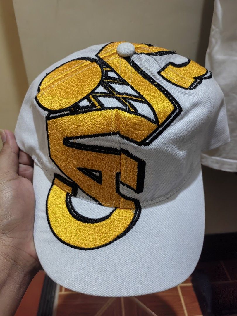 CAVS BIG LOGO SNAPBACK (Category: Caps & Hats) located in Legazpi City. Submitted by livedolphin_68dee2 (Listing ID 1469055378, Image 1). Description: CAVS BIG LOGO SNAPBACK VGOOD CONDITION.
