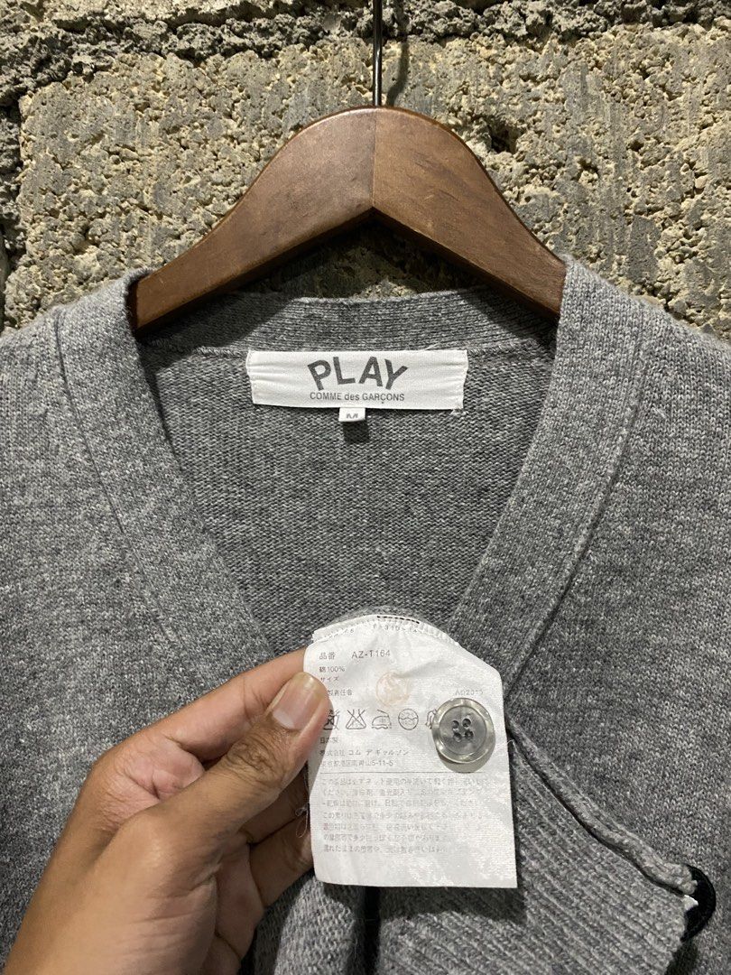 CDG Cardigan (Category: Coats, Jackets and Outerwear) located in Odiongan. Submitted by renz_john (Listing ID 1469077918, Image 3). Description: As new condition No issue Color rate 10/10.