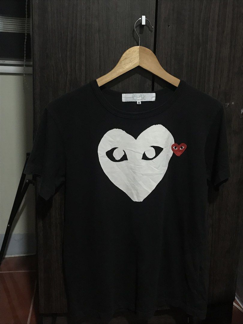 CDG Comme Des Garcons Play Shirt (Category: Tshirts & Polo Shirts ) located in Bulacan. Submitted by dailybumps (Listing ID 1468950260, Image 1). Description: 20x25 Authentic No issue.
