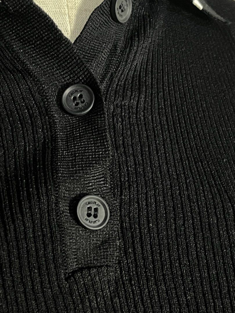 CDG Play Knit Polo Top (Category: Others Tops) located in Ozamiz City. Submitted by annbernized_ (Listing ID 1469078517, Image 3). Description: XL on tag but can fit to small-semi large .