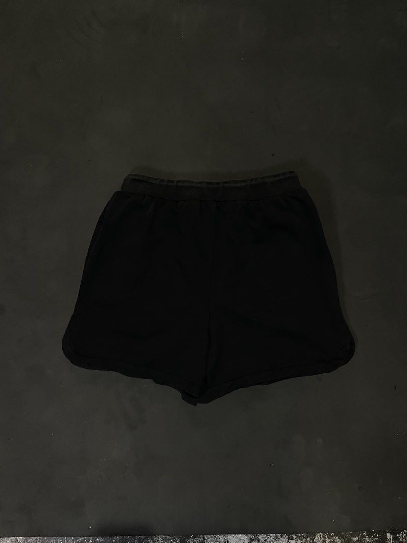 Celine short (Category: Luxury Apparel) located in Bocaue. Submitted by mosthighcollective (Listing ID 1469121036, Image 2). Description: Celine short Size: 28-29 waist Dimes: 28-29 waist 14 length Open leg: 12 Excellent condition No issue 850 only Dm me to purchase 📥 .