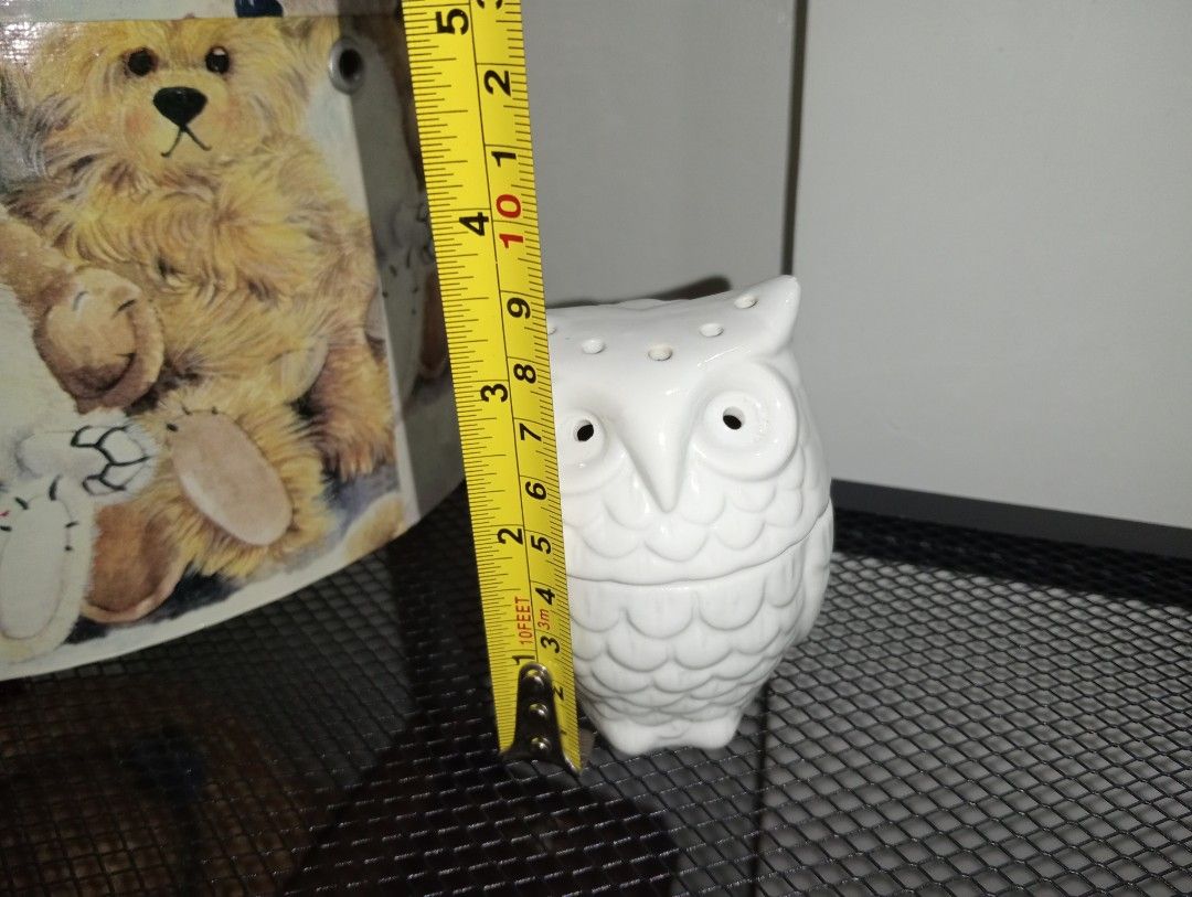 CERAMIC OWL POT POURRI (Category: Home Fragrance) located in Kawit. Submitted by gieclutter (Listing ID 1469012374, Image 2). Description: Flakers and joy reservers are 𝗻𝗼𝘁 𝗮𝗹𝗹𝗼𝘄𝗲𝗱 Actual photos, sized precisely Verify item's dimensions first All sales are final—no returns, exchanges, or refunds 𝗖𝗢𝗡𝗗𝗜𝗧𝗜𝗢𝗡: ・Selling 𝗔𝗦 𝗜𝗦 (for display purposes) ・uneven coatings, scratches, and paint chips 𝗟𝗢𝗖𝗔𝗧𝗜𝗢𝗡: Kawit, Cavite 𝗠𝗢