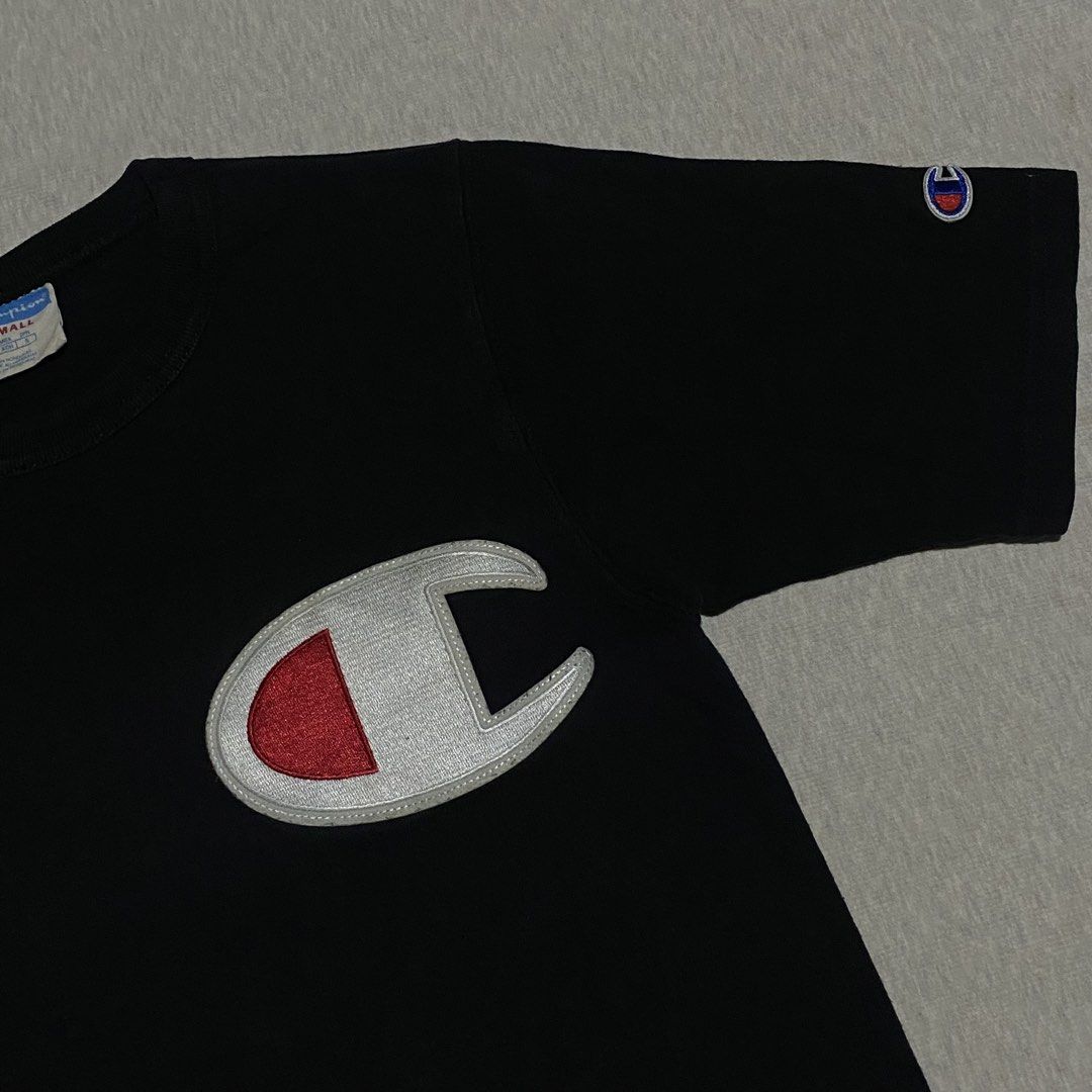 Champion Big Patch XS (Category: Shirts) located in Mabalacat. Submitted by stellargarments (Listing ID 1468978680, Image 3). Description: Masikip pa neck! Length : 25 Width : 15.5 Condition : 9/10 Sobrang laki ng C patch logo sa front Embroidered patch all logos Medjo makapal pagka cotton very comfy & smooth on skin need wash fresh from bale color may vary due to lighting.