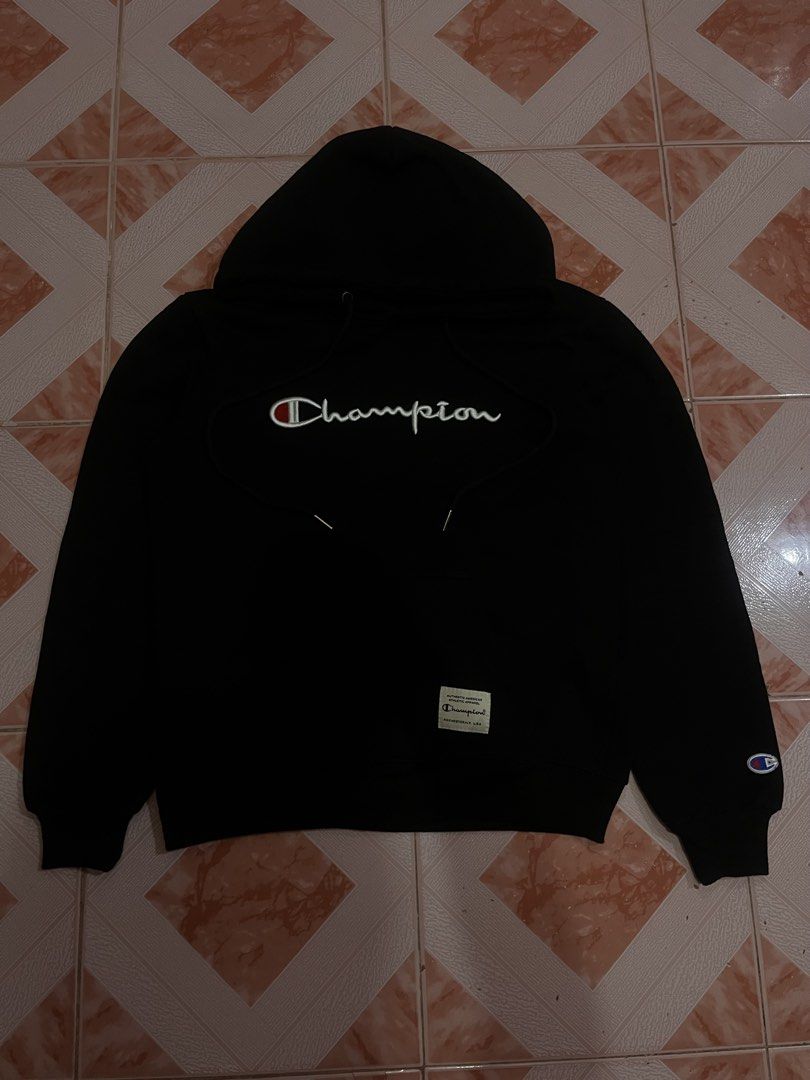 Champion Black Script Logo Hoodie (Category: Hoodies) located in Pasig City. Submitted by calmfish-776876 (Listing ID 1468983847, Image 3). Description: DIMENSION (INCHES) Length 24 Width 20 No issue Very good condition Color rate 10/10 -Color may vary due to lighting -Heavy cotton Negotiable DM📥 .