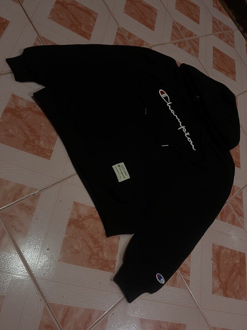 Champion Black Script Logo Hoodie (Category: Hoodies) located in Pasig City. Submitted by calmfish-776876 (Listing ID 1468983847, Image 2). Description: DIMENSION (INCHES) Length 24 Width 20 No issue Very good condition Color rate 10/10 -Color may vary due to lighting -Heavy cotton Negotiable DM📥 .