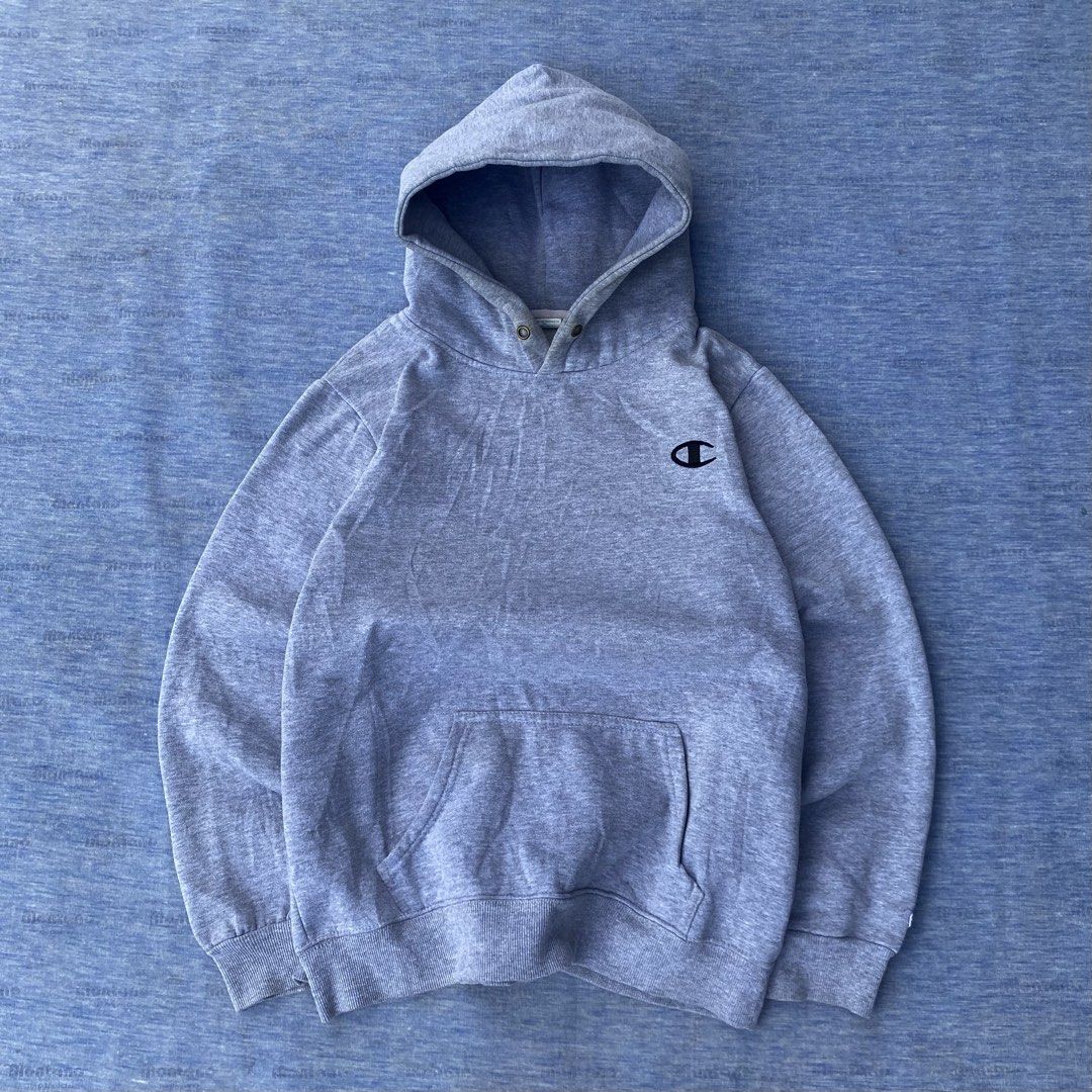 CHAMPION HOODIE (Category: Hoodies) located in Angeles City. Submitted by stephen52790 (Listing ID 1469057247, Image 1). Description: 🟥CHAMPION HOODIE (INCH) Size: S Width: 20 Length: 25 •Good/Excellent condition •Heavy cotton •Embroid logo •Light grey colorway •Issue: Missing lace and minimal stain on hood part Price: 350PHP.