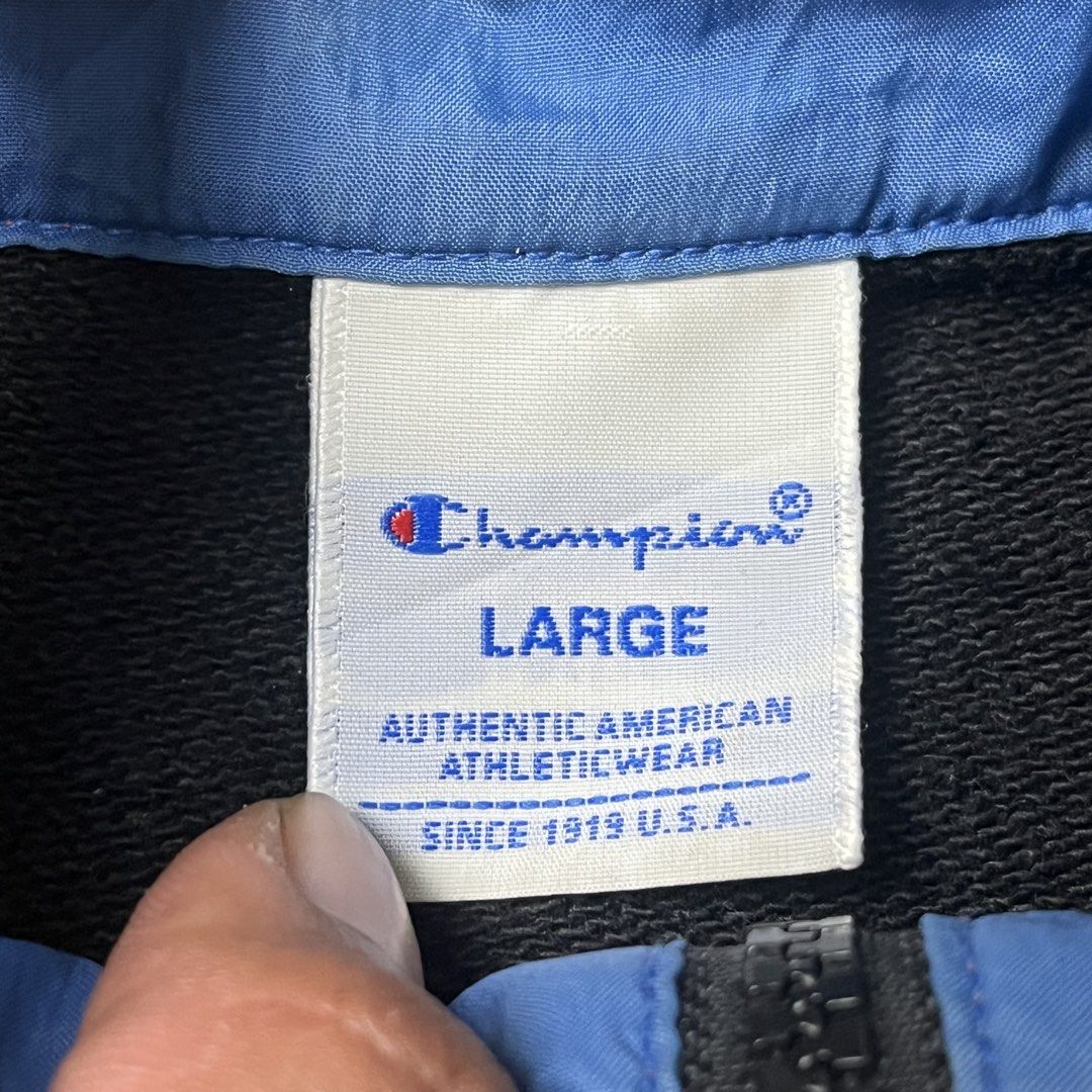 Champion quarter zip long sleeve (Category: Coats, Jackets and Outerwear) located in Manila. Submitted by royaldripmanila (Listing ID 1469084294, Image 2). Description: No issue W24 L28.