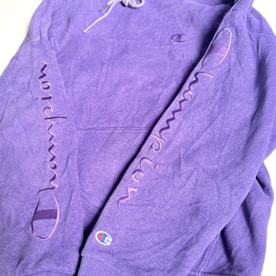 Champion Reverse Weave Hoodie (Category: Coats, Jackets and Outerwear) located in Minglanilla. Submitted by zydeeeey (Listing ID 1469066792, Image 3). Description: Champion Reverse Weave Hoodie EXCELLENT CONDITION Size XL On tag 23 Width x 27-28 Length COLOR RATE - 10/10 NO ISSUES PM ME FOR MORE DETAILS.